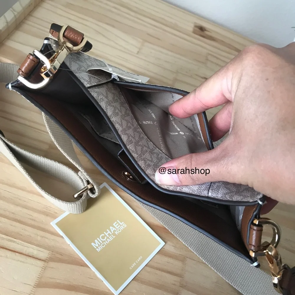 🌼Michael Kors Purse - Picture 9 of 11